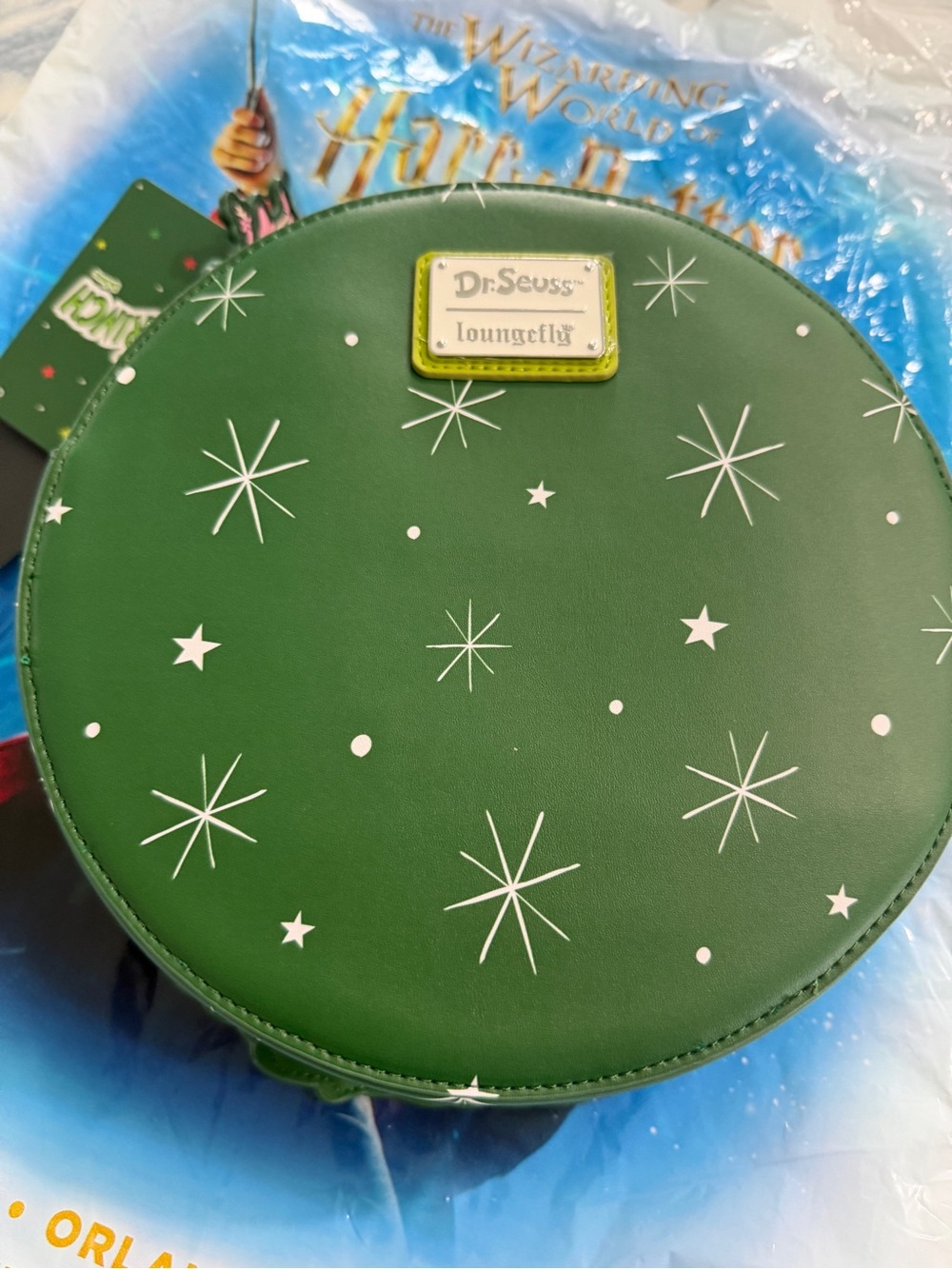 LoungeFly Christmas Grinch Lenticular Bag Purse NWT Universal Orlando - Picture 3 of 6